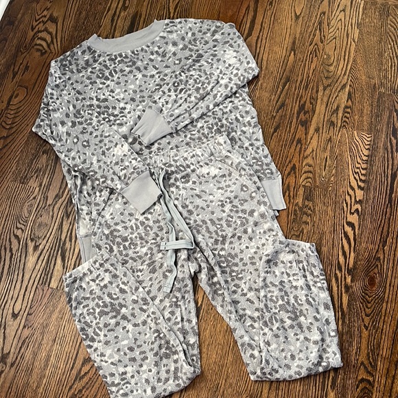 Aerie Animal Print Lounge Set - Picture 1 of 6